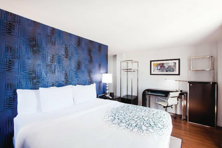 Hotel Lawrence Downtown Dallas