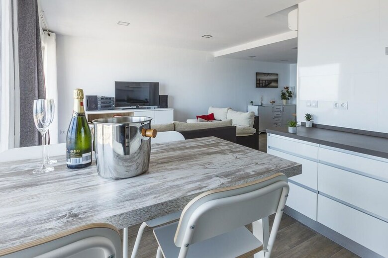 Apartamentos A&n Larios 2