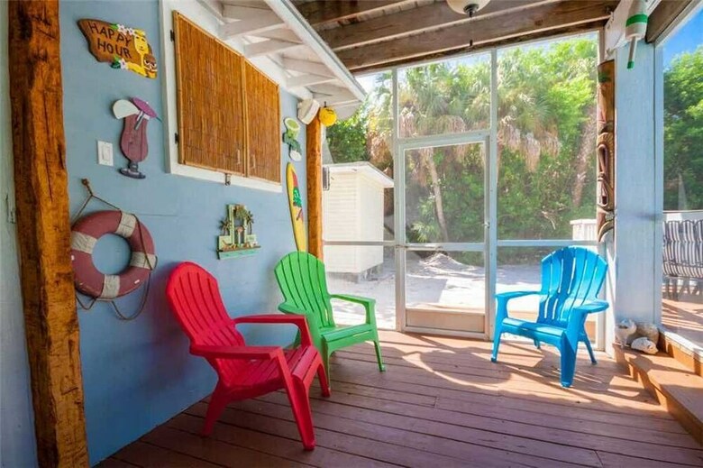 128-conch House