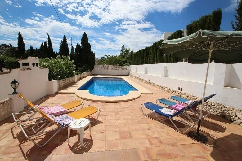 Flandes - Traditionally Furnished  Villa In Benissa