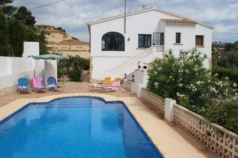 Flandes - Traditionally Furnished  Villa In Benissa