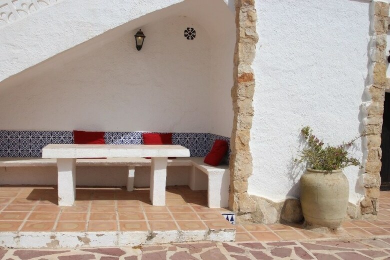 Flandes - Traditionally Furnished  Villa In Benissa