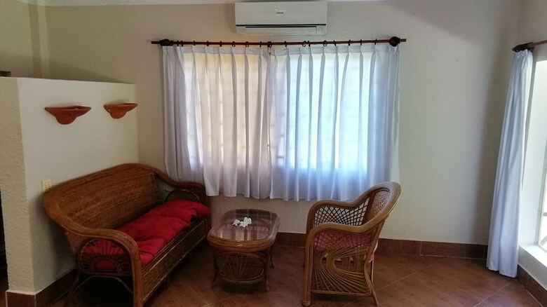 Hotel Q Bungalows