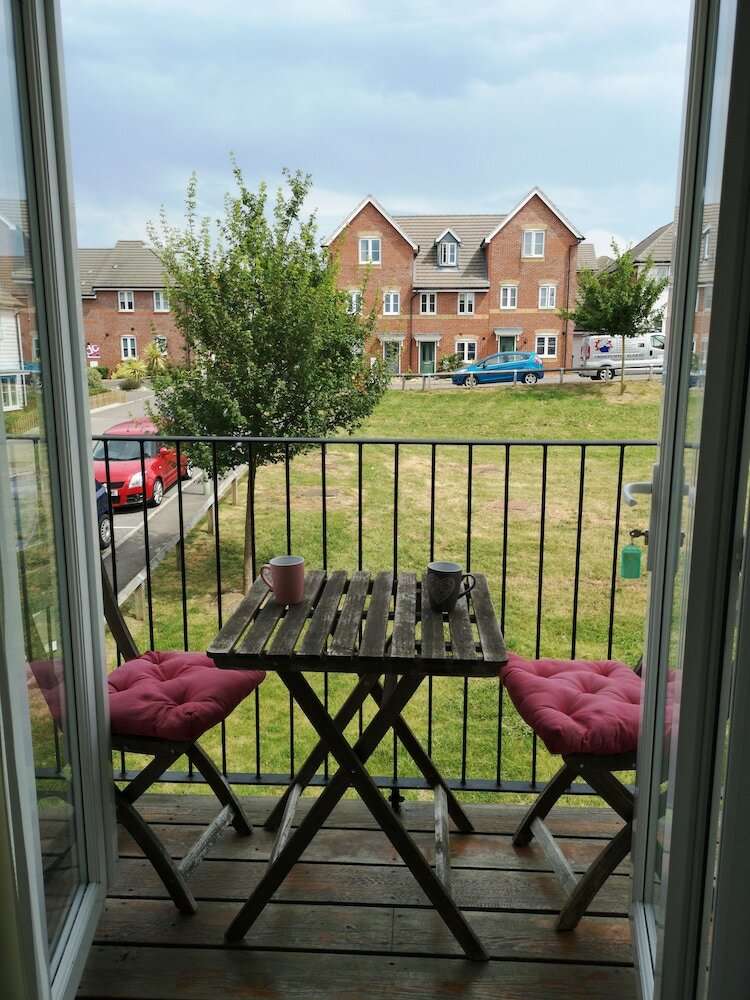 Cosy Apartment With Balcony