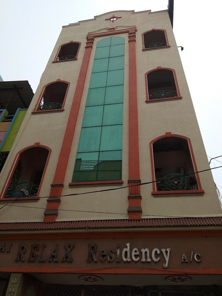 Hotel Iroomz Sai Relax Resiodency
