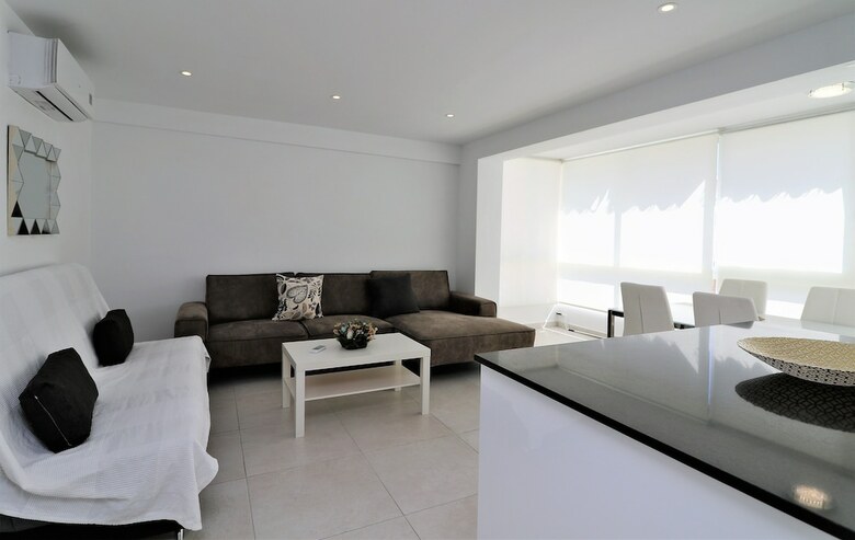 Apartamentos Versalles 7-32