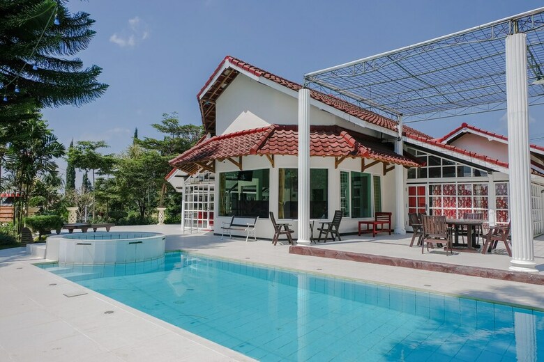 Capital O 802 Omah Londo Hotel & Resort