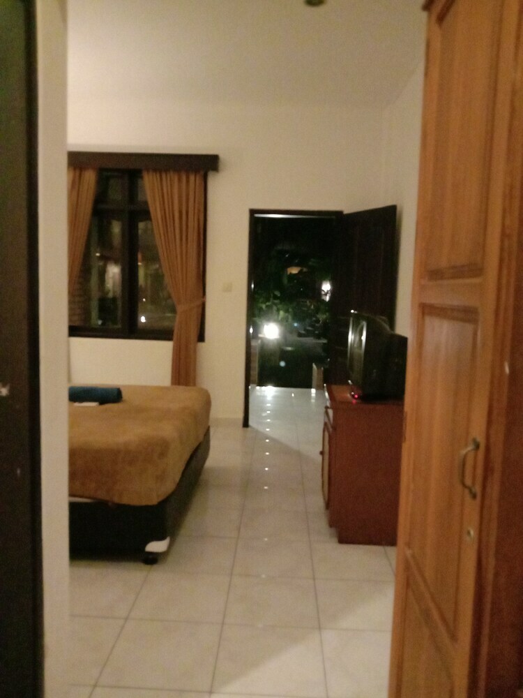 Hotel Tunjung Bali Inn
