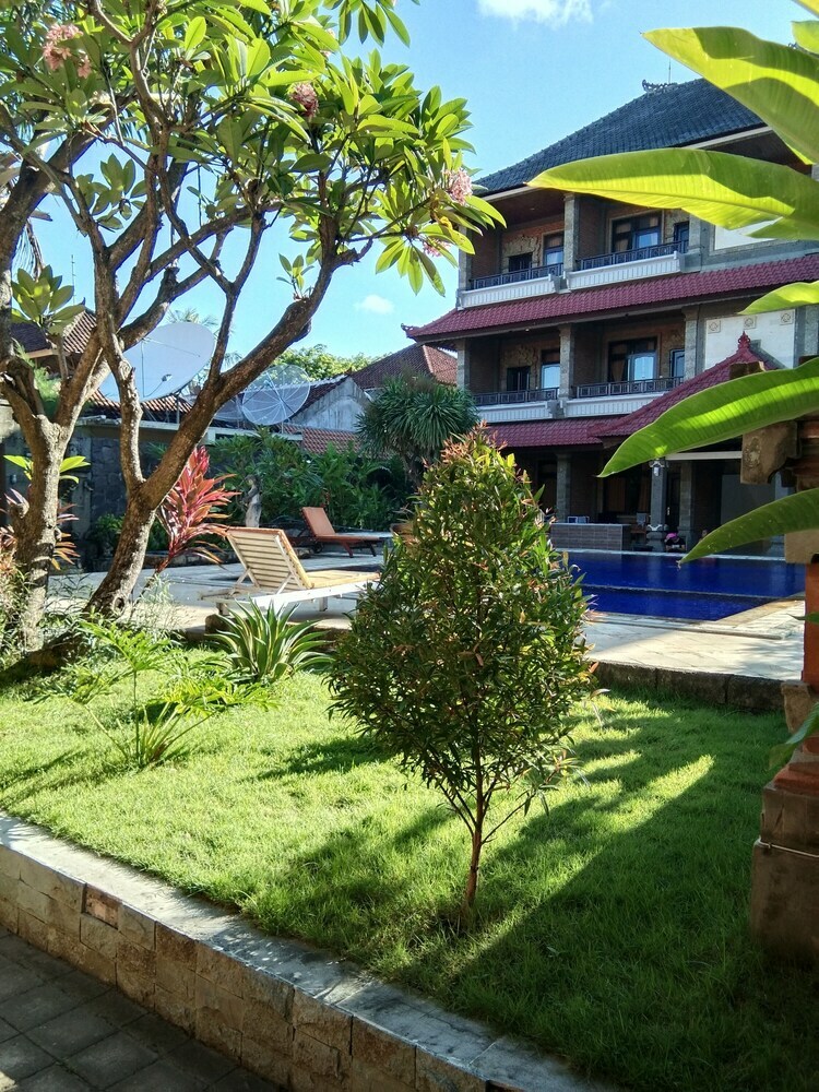 Hotel Tunjung Bali Inn