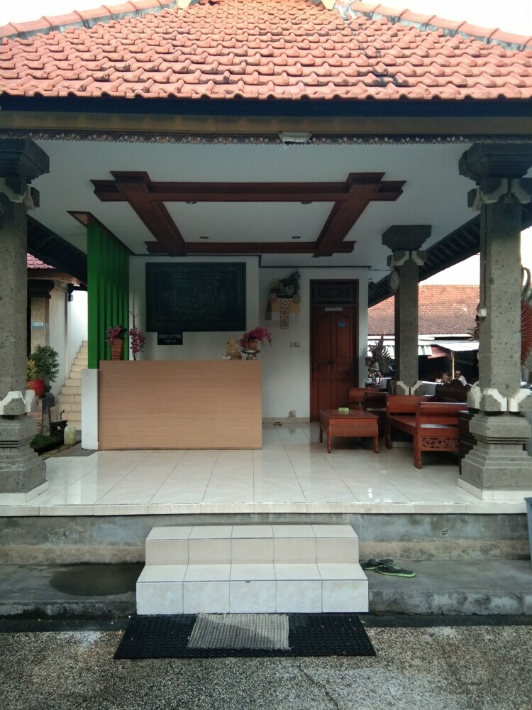 Hotel Tunjung Bali Inn