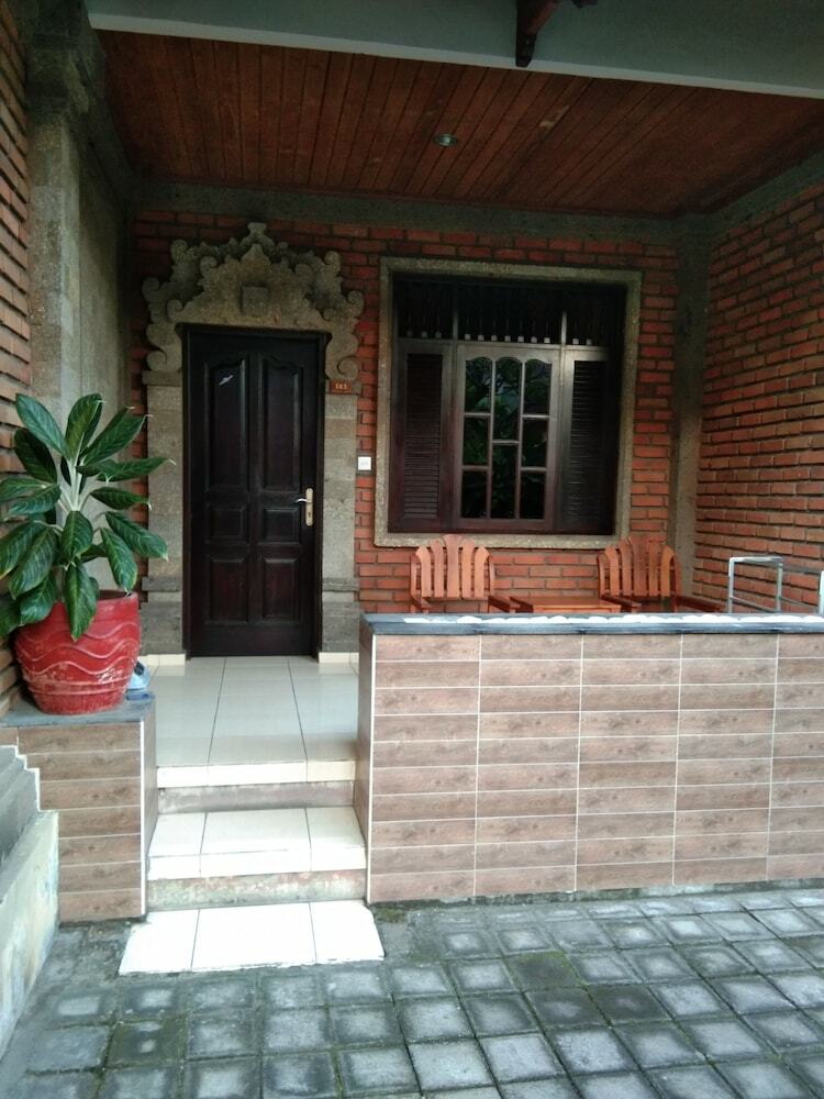 Hotel Tunjung Bali Inn