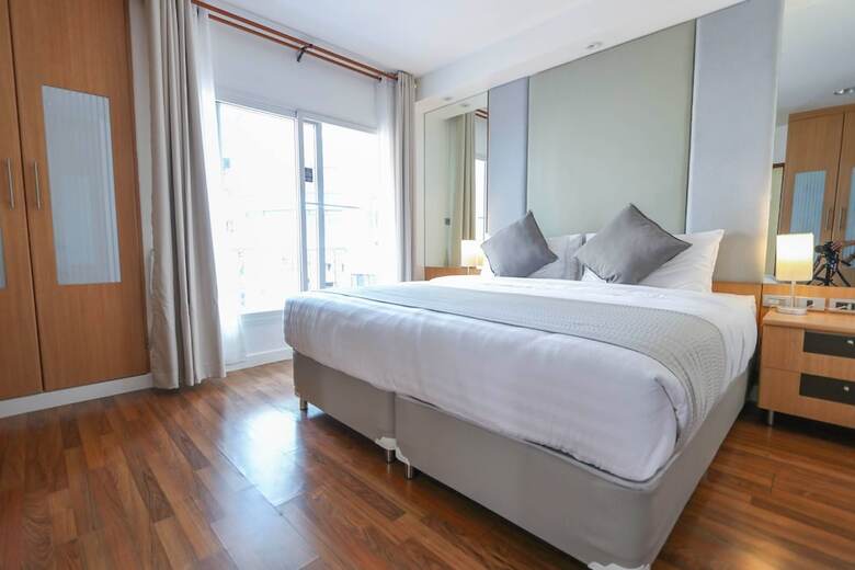 Jj Suites - Your Home On 11