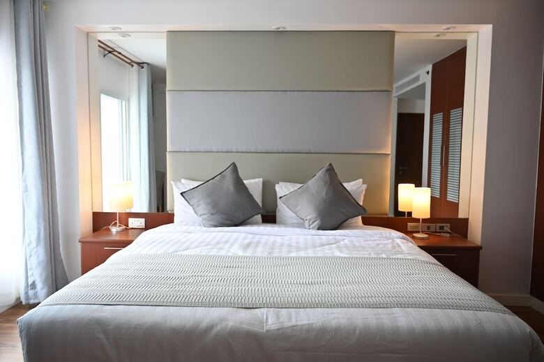 Jj Suites - Your Home On 11