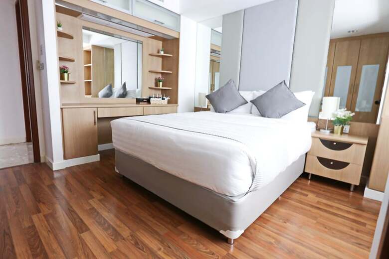 Jj Suites - Your Home On 11