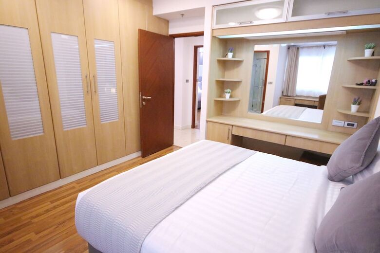 Jj Suites - Your Home On 11