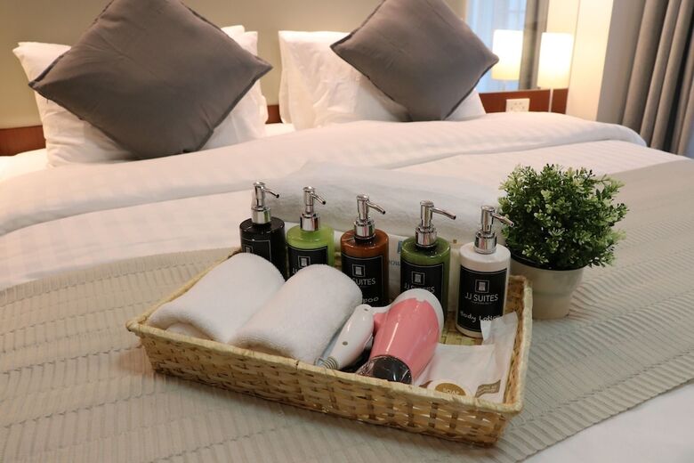 Jj Suites - Your Home On 11