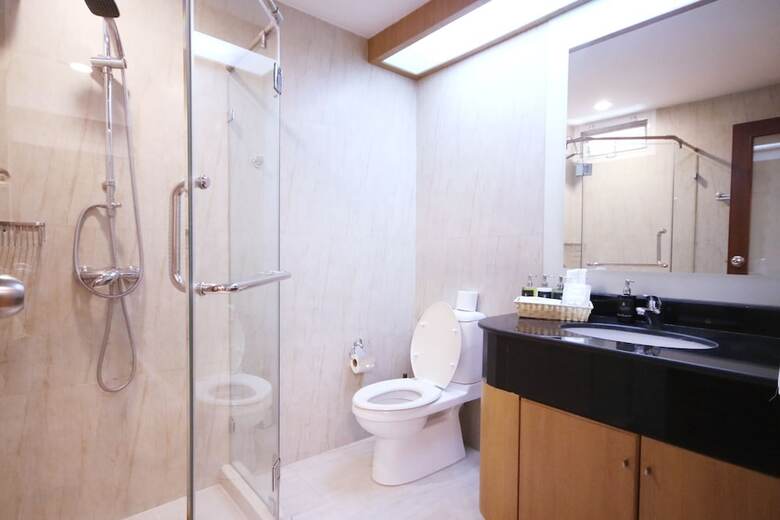 Jj Suites - Your Home On 11