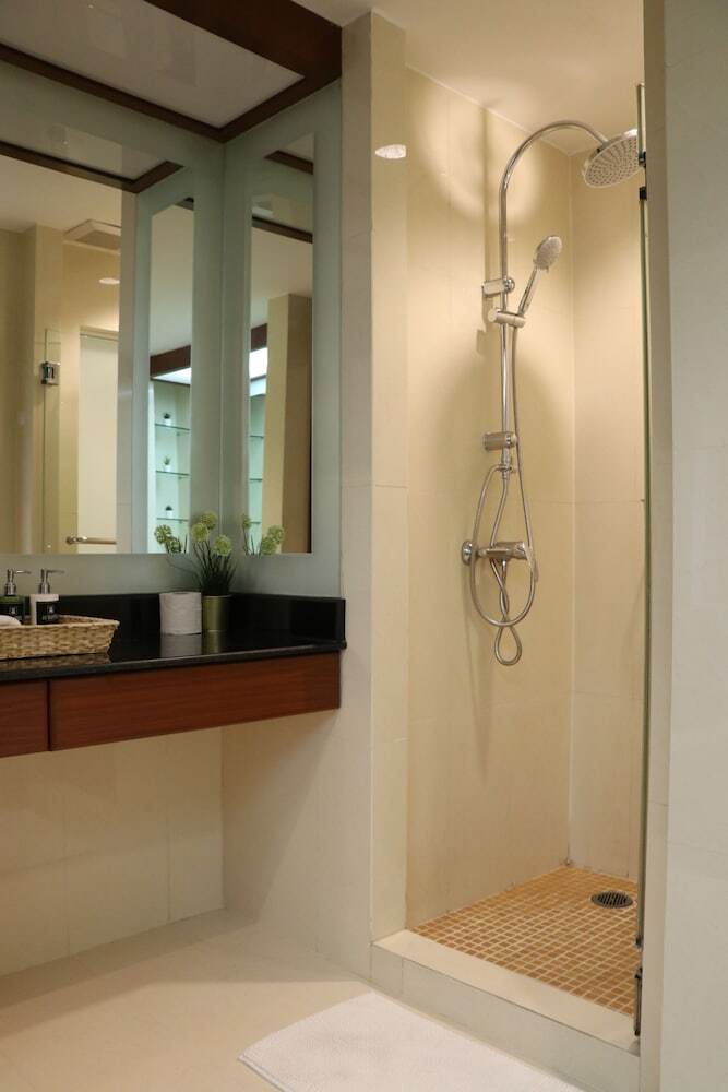 Jj Suites - Your Home On 11