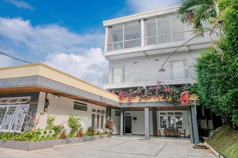 Oyo 803 Toetie Hotel