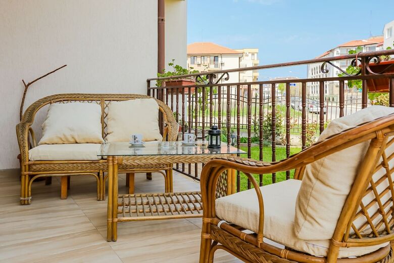 2 Bedroom Apartment In Dafinka Guest House