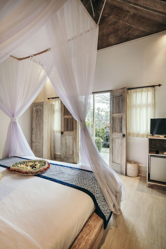 Bed & Breakfast Ubud Glassy Villa