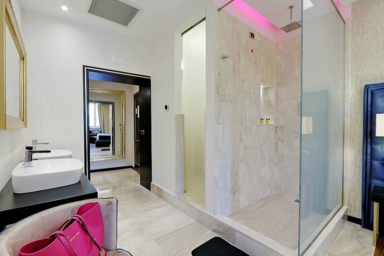 Hotel Spanish Diamond Luxury Suites Jacuzzi