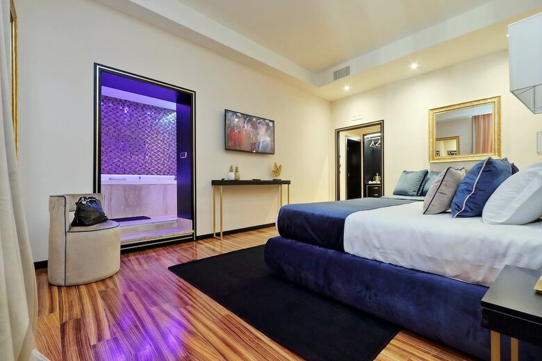 Hotel Spanish Diamond Luxury Suites Jacuzzi