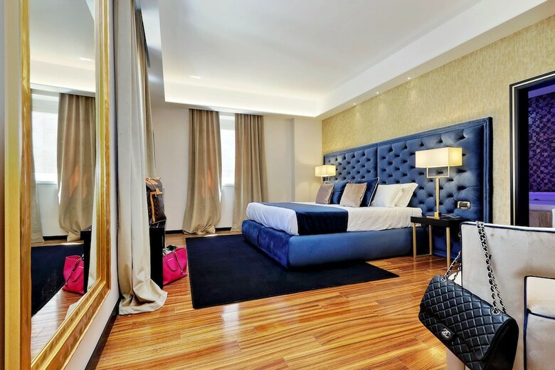 Hotel Spanish Diamond Luxury Suites Jacuzzi