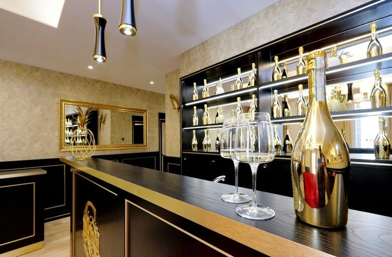 Hotel Spanish Diamond Luxury Suites Jacuzzi