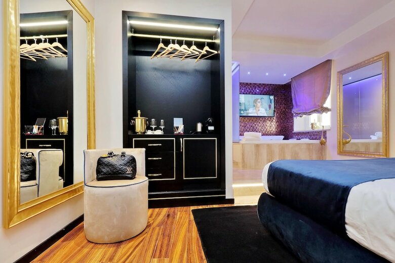 Hotel Spanish Diamond Luxury Suites Jacuzzi