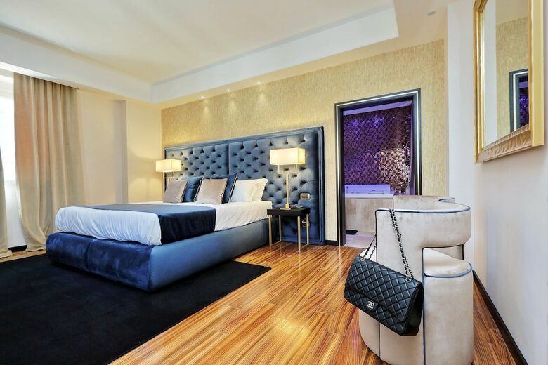 Hotel Spanish Diamond Luxury Suites Jacuzzi