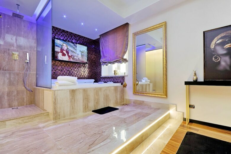 Hotel Spanish Diamond Luxury Suites Jacuzzi