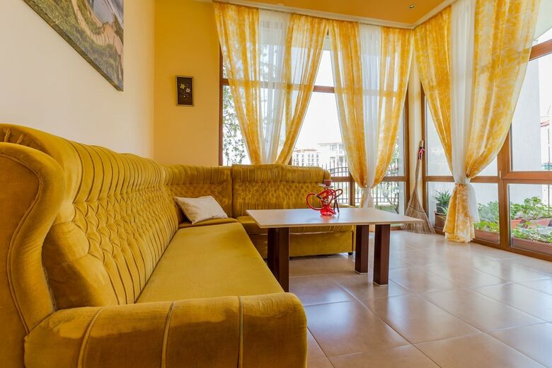 Hotel Triple Room In Dafinka Guest House