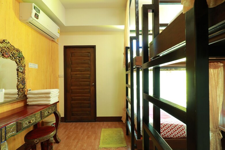 Hotel Oyo 473 Faikham Hostel