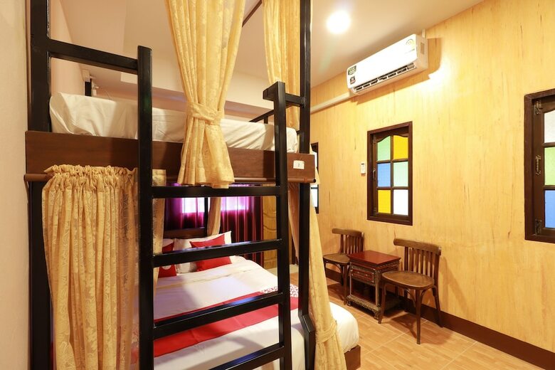 Hotel Oyo 473 Faikham Hostel
