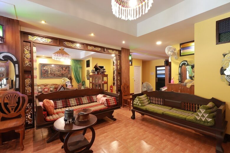 Hotel Oyo 473 Faikham Hostel