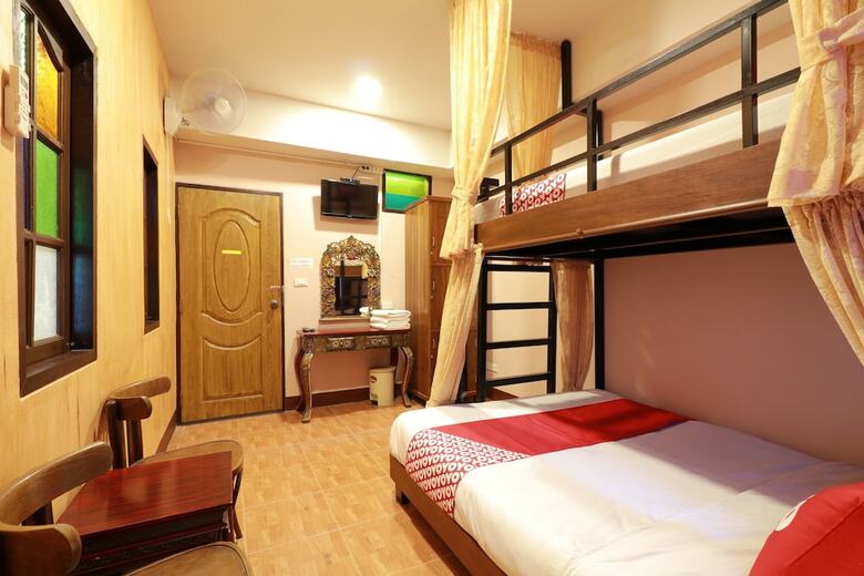 Hotel Oyo 473 Faikham Hostel