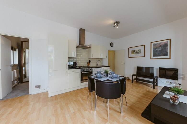 Marina Apartment Canary Wharf