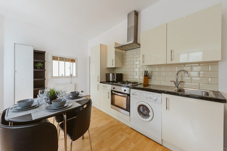 Marina Apartment Canary Wharf