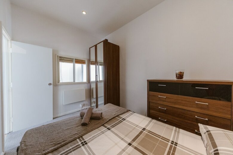 Marina Apartment Canary Wharf
