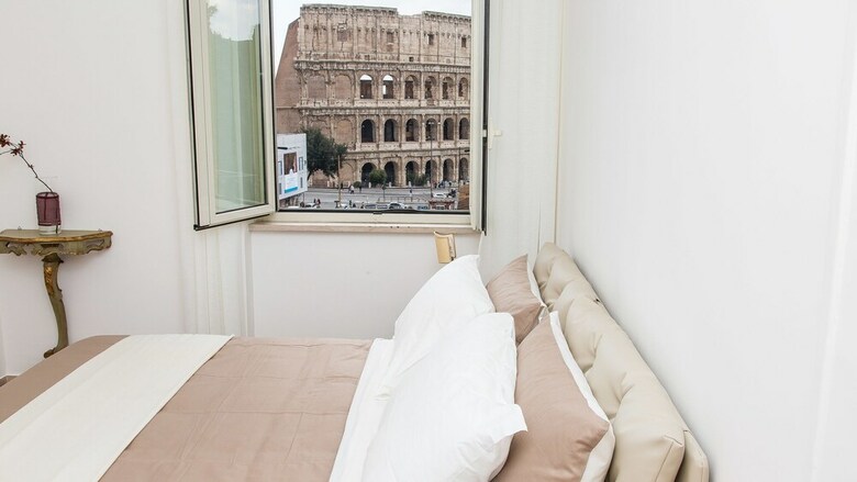 Rental In Rome Colosseum View Luxury Apartment
