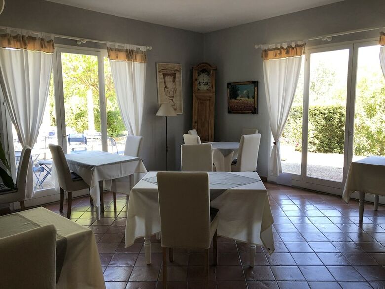Hotel Restaurant La Mas D'h�l�ne