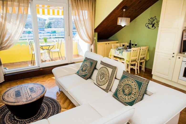 Apartment Dora In Center Of Split