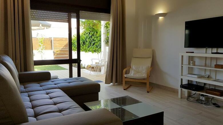 Apartamentos Magnific Studio With A Cozy Garden