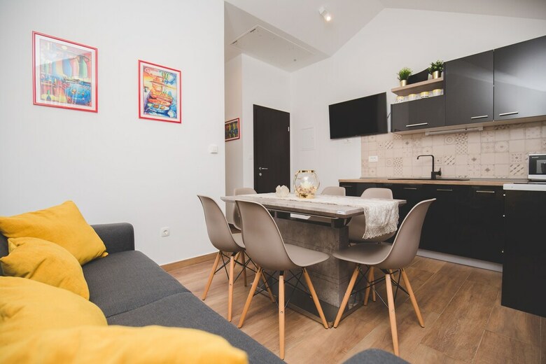 Apartamentos Salsa Brac