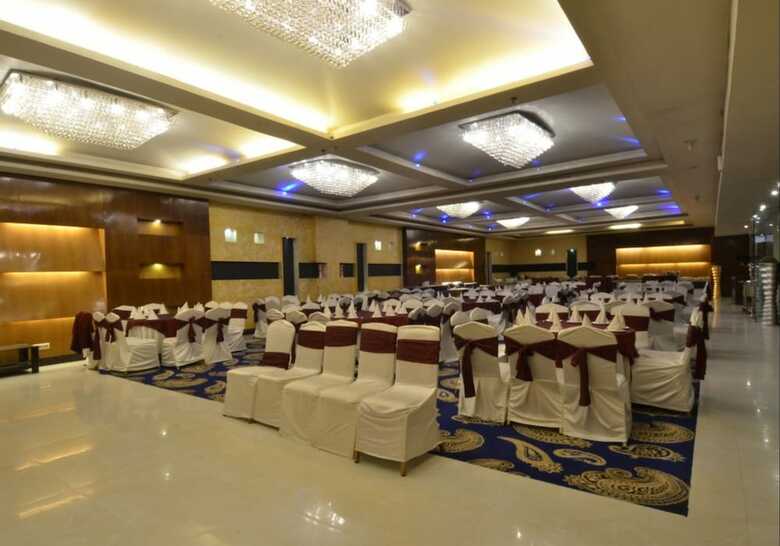 Hotel Hk Clarks Inn, Amritsar