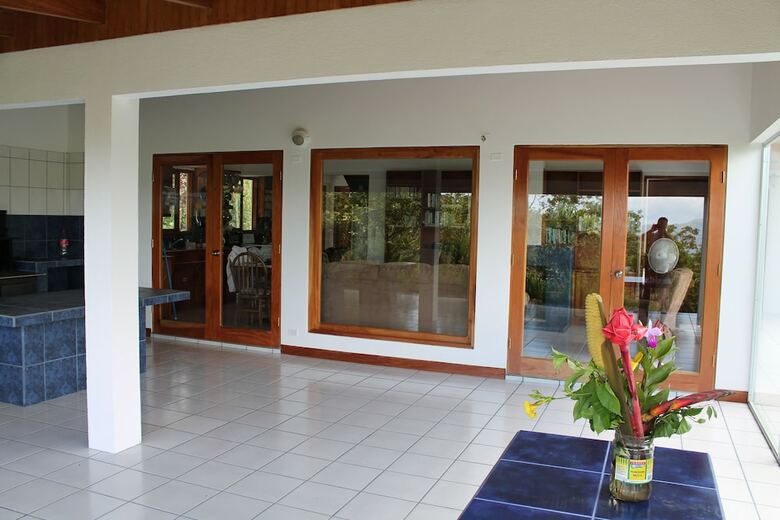 Crparaiso Main House