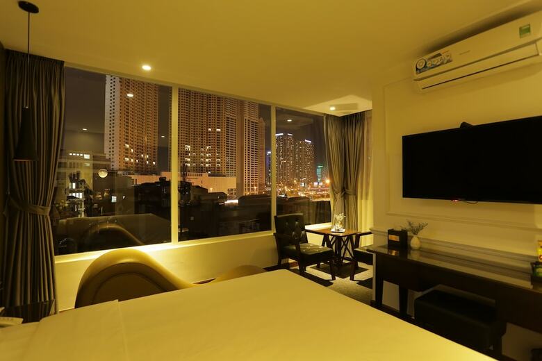 Adeline Hotel