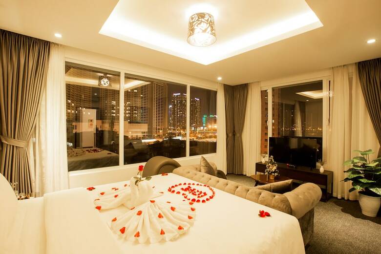 Adeline Hotel