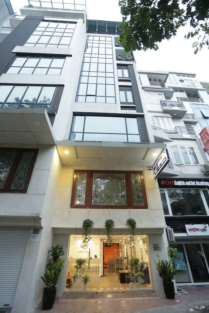 Adeline Hotel